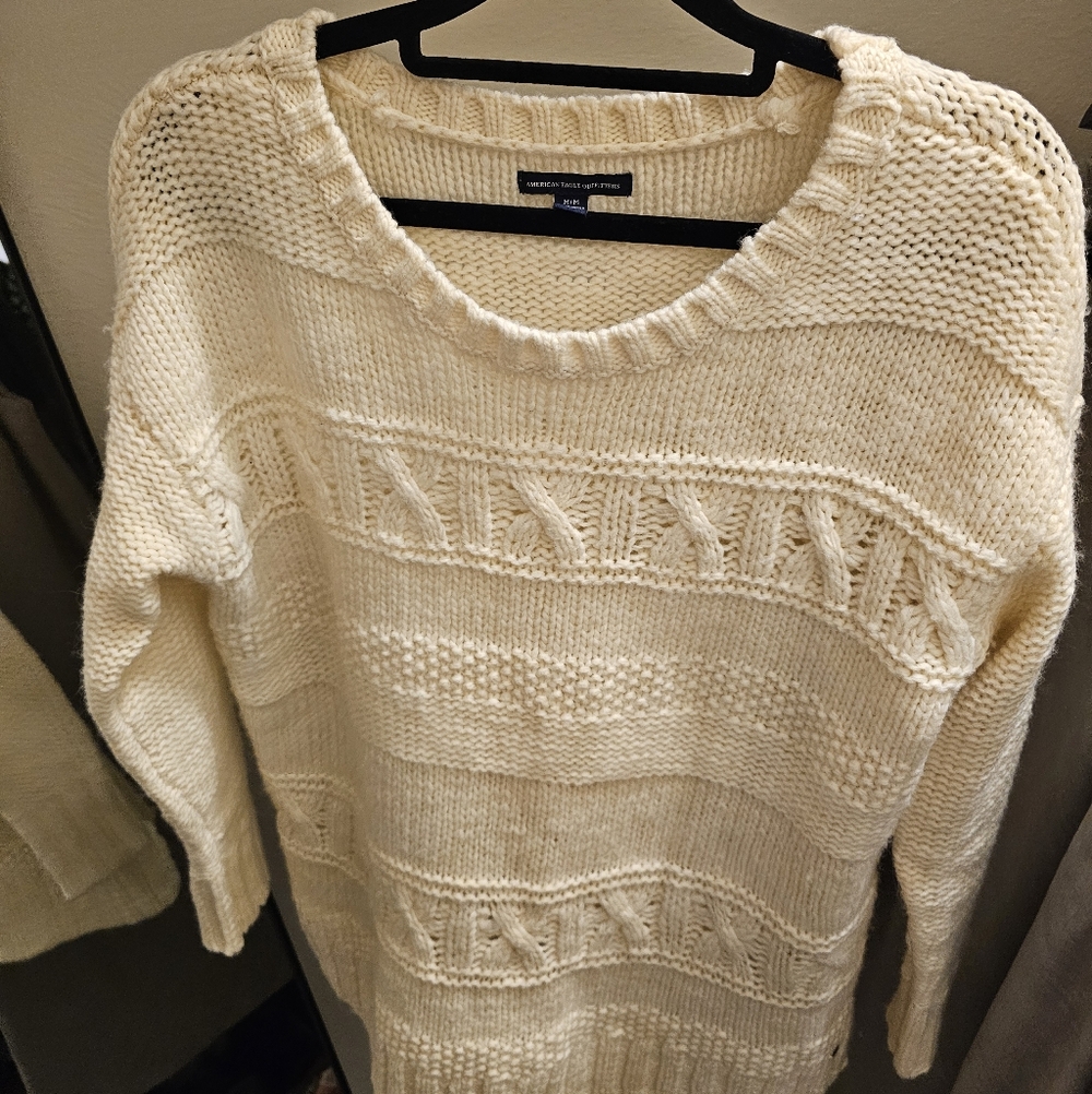 Beautiful Cream Knit Sweater Size Medium